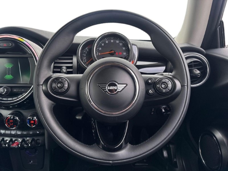 2020 (20) MINI HATCHBACK 1.5 Cooper Classic II 3dr 5162145