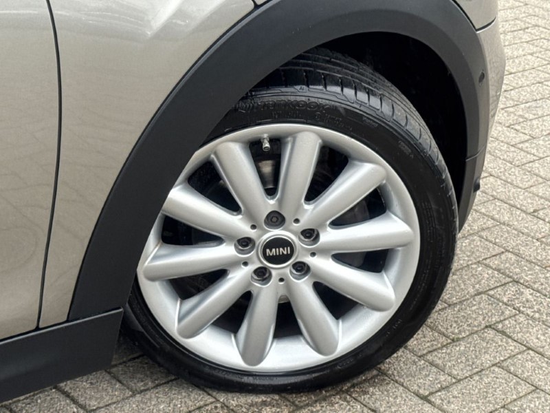 2020 (20) MINI HATCHBACK 1.5 Cooper Classic II 3dr 5162184