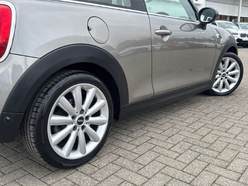 2020 (20) MINI HATCHBACK 1.5 Cooper Classic II 3dr 5162183