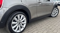 2020 (20) MINI HATCHBACK 1.5 Cooper Classic II 3dr 5162183