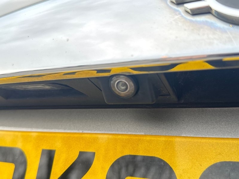 2020 (20) MINI HATCHBACK 1.5 Cooper Classic II 3dr 5162175