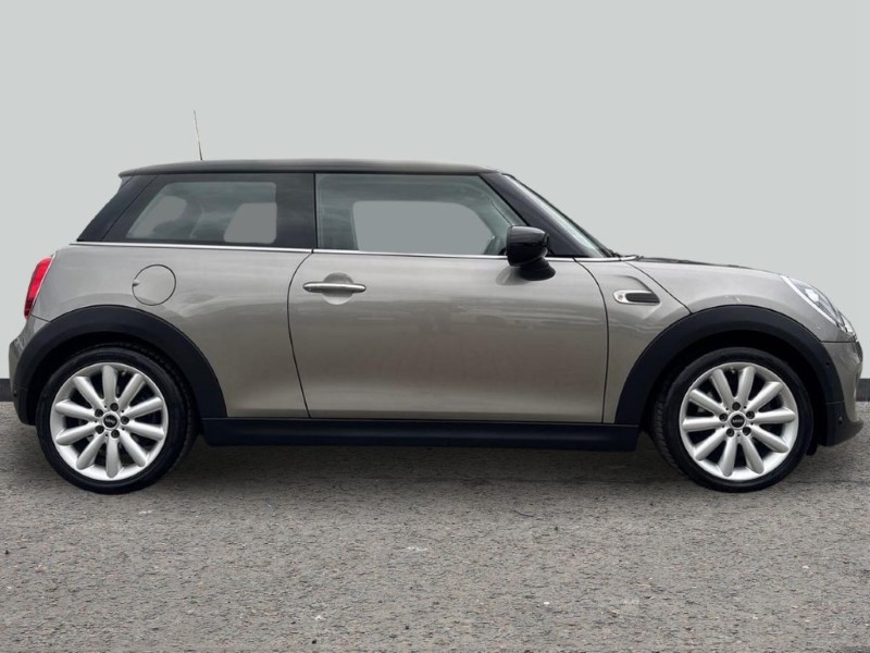 2020 (20) MINI HATCHBACK 1.5 Cooper Classic II 3dr 5162143
