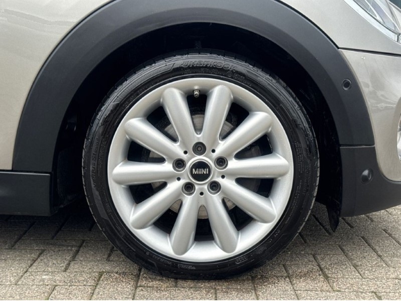2020 (20) MINI HATCHBACK 1.5 Cooper Classic II 3dr 5162154