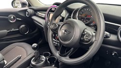 2020 (20) MINI HATCHBACK 1.5 Cooper Classic II 3dr 5162146