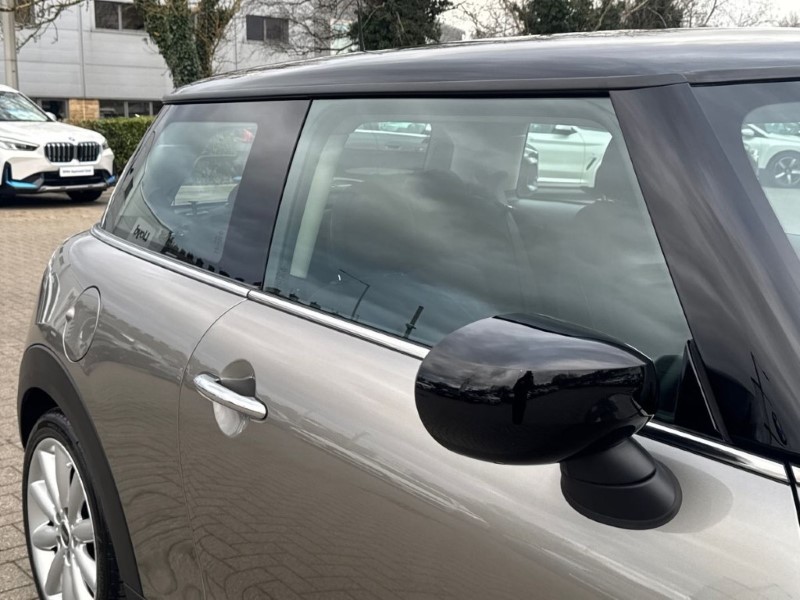 2020 (20) MINI HATCHBACK 1.5 Cooper Classic II 3dr 5162185