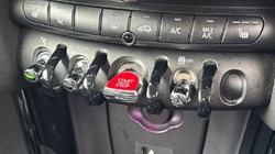 2020 (20) MINI HATCHBACK 1.5 Cooper Classic II 3dr 5162159