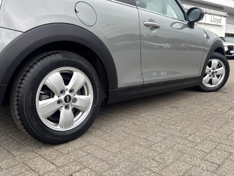 2020 (70) MINI HATCHBACK 1.5 Cooper Classic II 3dr Auto 5171270