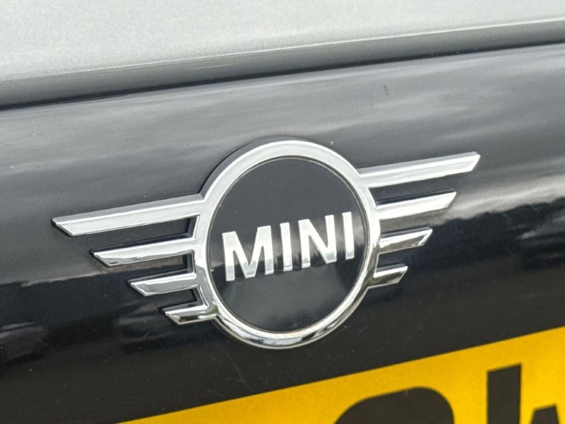 2020 (70) MINI HATCHBACK 1.5 Cooper Classic II 3dr Auto 5171267