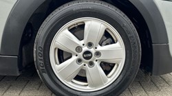 2020 (70) MINI HATCHBACK 1.5 Cooper Classic II 3dr Auto 5171241