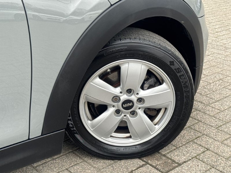 2020 (70) MINI HATCHBACK 1.5 Cooper Classic II 3dr Auto 5171271