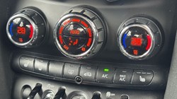 2020 (70) MINI HATCHBACK 1.5 Cooper Classic II 3dr Auto 5171255