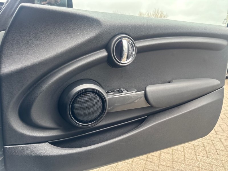 2020 (70) MINI HATCHBACK 1.5 Cooper Classic II 3dr Auto 5171248