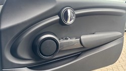 2020 (70) MINI HATCHBACK 1.5 Cooper Classic II 3dr Auto 5171248