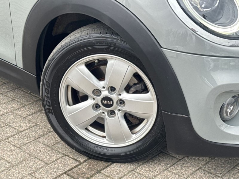 2020 (70) MINI HATCHBACK 1.5 Cooper Classic II 3dr Auto 5171266