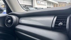 2020 (70) MINI HATCHBACK 1.5 Cooper Classic II 3dr Auto 5171257