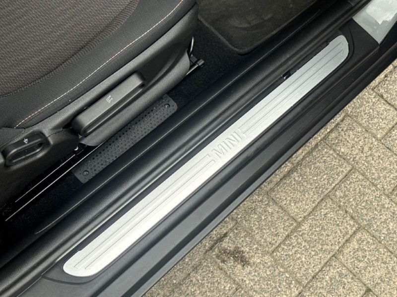 2020 (70) MINI HATCHBACK 1.5 Cooper Classic II 3dr Auto 5171261