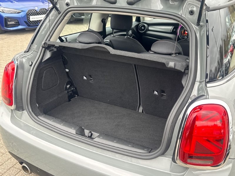 2020 (70) MINI HATCHBACK 1.5 Cooper Classic II 3dr Auto 5171262