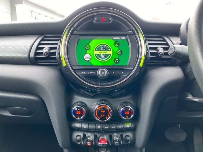 2019 (19) MINI HATCHBACK 1.5 Cooper Classic II 3dr Auto 5137306