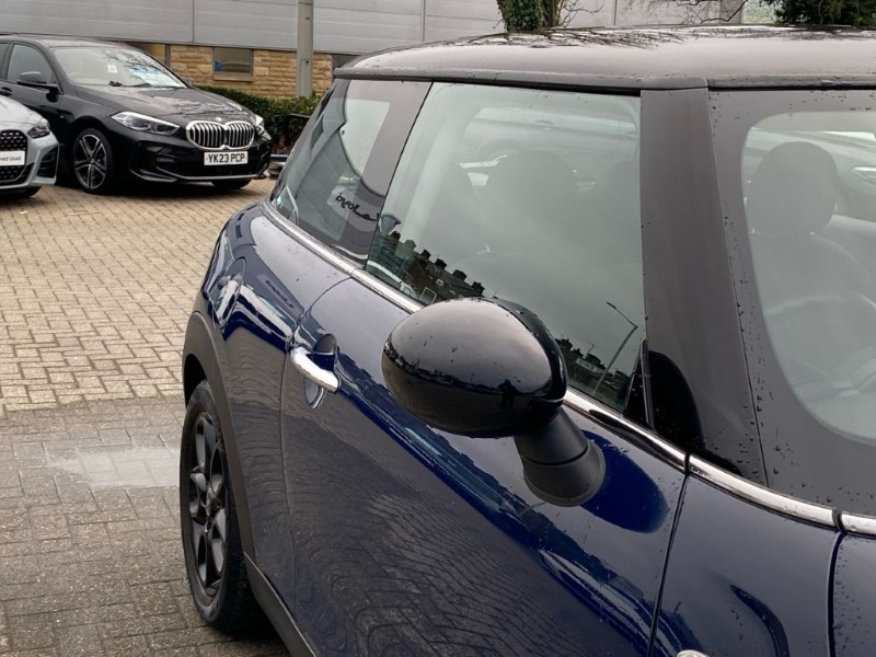 2019 (19) MINI HATCHBACK 1.5 Cooper Classic II 3dr Auto 5137325
