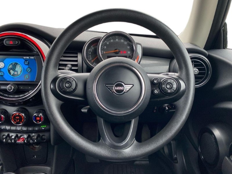 2019 (19) MINI HATCHBACK 1.5 Cooper Classic II 3dr Auto 5137286