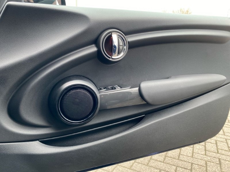 2019 (19) MINI HATCHBACK 1.5 Cooper Classic II 3dr Auto 5137302