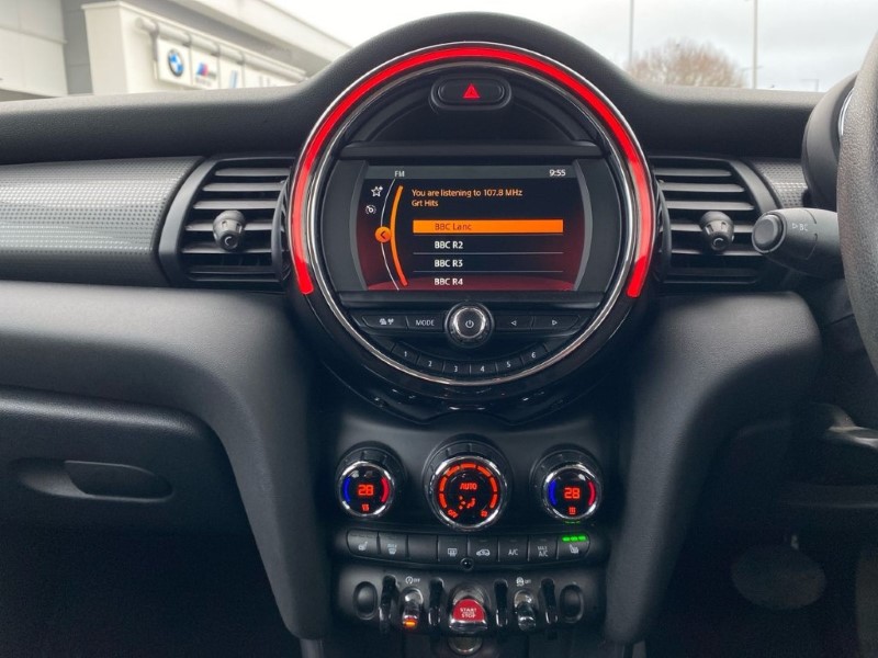 2019 (19) MINI HATCHBACK 1.5 Cooper Classic II 3dr Auto 5137289