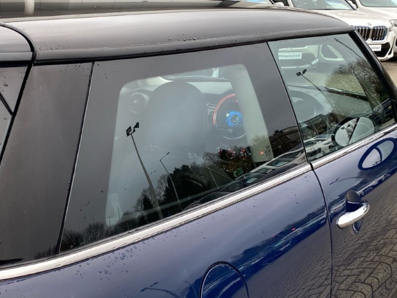 2019 (19) MINI HATCHBACK 1.5 Cooper Classic II 3dr Auto 5137326