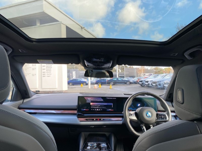 2025 (25) BMW I5 250kW eDrive40 M Sport Pro 84kWh 5dr Auto 5229665