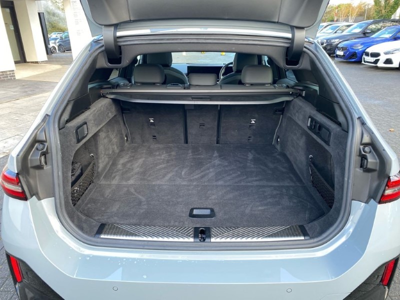 2025 (25) BMW I5 250kW eDrive40 M Sport Pro 84kWh 5dr Auto 5229657