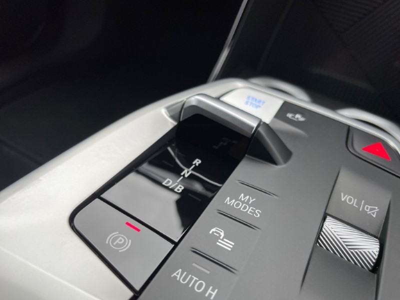 2025 (75) BMW iX2 150kW eDrive20 Shadow Edition 65kWh 5dr Auto 5212971