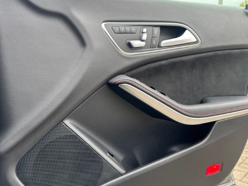 2019 (19) MERCEDES-BENZ CLA 220d AMG Line Night Edition 5dr Tip Auto 5306294