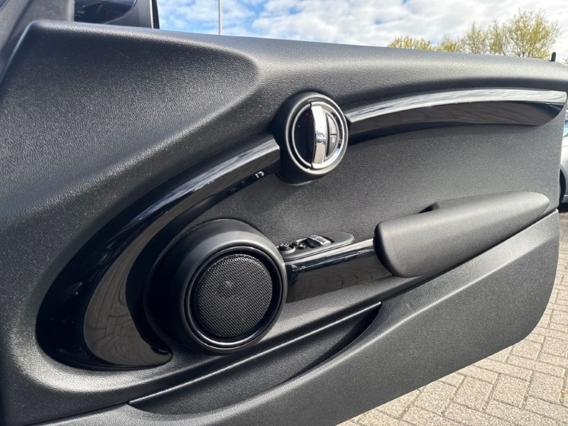 2019 (19) MINI HATCHBACK 2.0 Cooper S Sport II 3dr 5309755