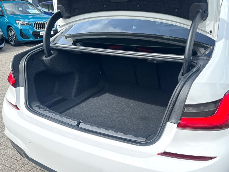 2021 (71) BMW 3 SERIES 318i M Sport 4dr Step Auto 5278012