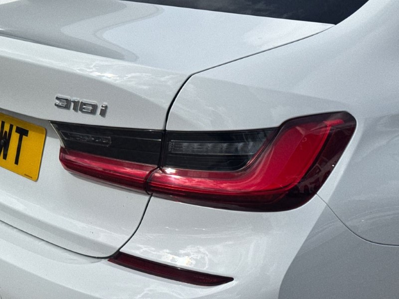 2021 (71) BMW 3 SERIES 318i M Sport 4dr Step Auto 5278020