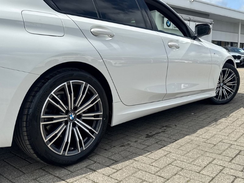2021 (71) BMW 3 SERIES 318i M Sport 4dr Step Auto 5278021
