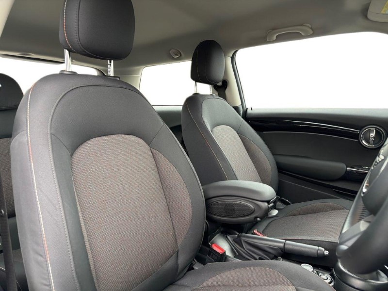 2023 (23) MINI HATCHBACK 1.5 Cooper Classic 3dr Auto 5306170