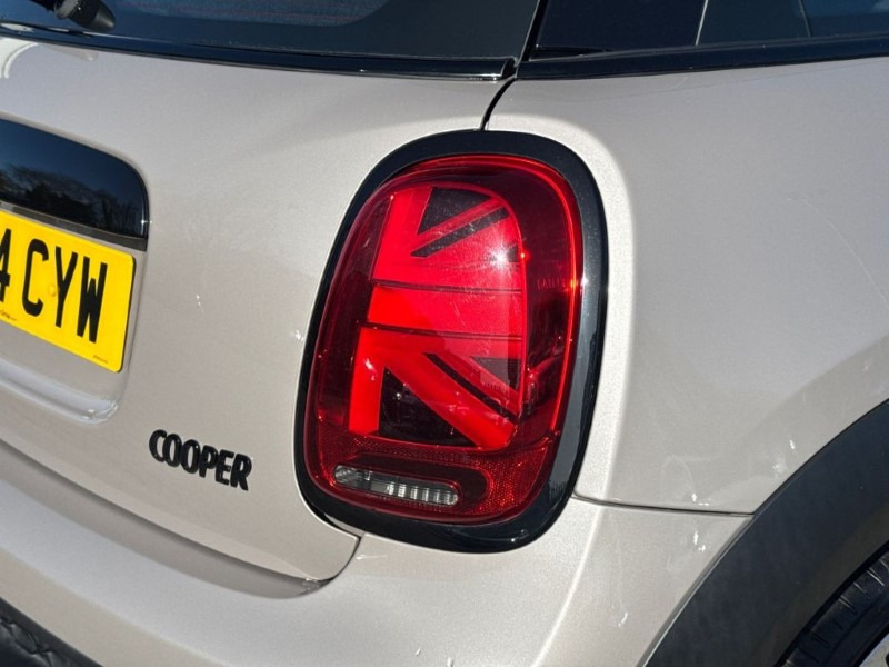 2024 (24) MINI HATCHBACK 1.5 Cooper Sport Premium 3dr Auto 5282712