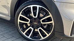 2024 (24) MINI HATCHBACK 1.5 Cooper Sport Premium 3dr Auto 5282709