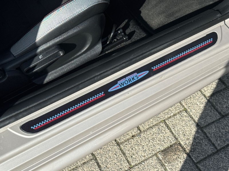 2024 (24) MINI HATCHBACK 1.5 Cooper Sport Premium 3dr Auto 5282703