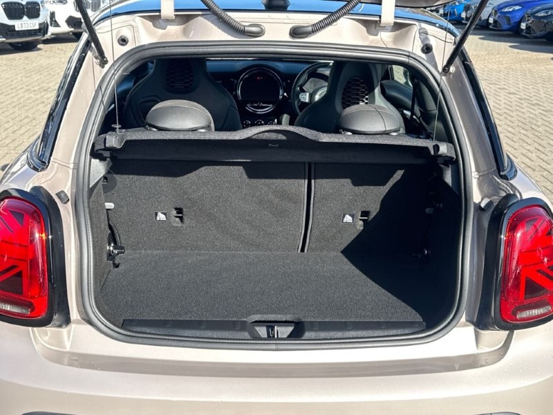 2024 (24) MINI HATCHBACK 1.5 Cooper Sport Premium 3dr Auto 5282680