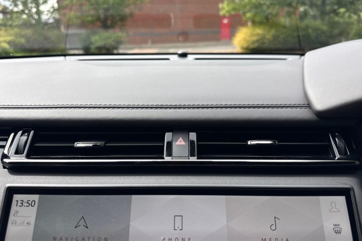 2026 (26) LAND ROVER RANGE ROVER VELAR 2.0 D200 MHEV Dynamic SE 5dr Auto 5725137