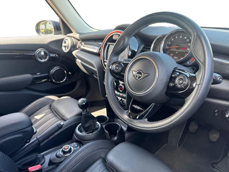 2020 (70) MINI HATCHBACK 1.5 Cooper Exclusive II 5dr 5338497