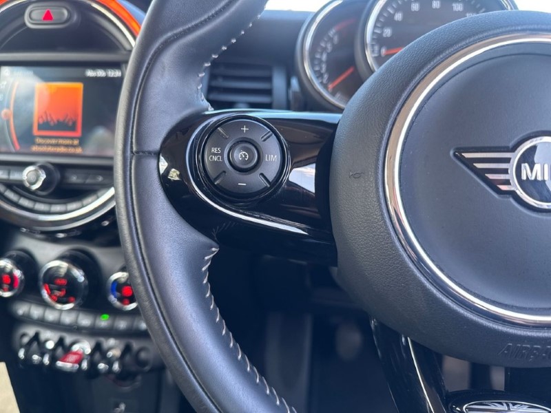 2020 (70) MINI HATCHBACK 1.5 Cooper Exclusive II 5dr 5338508