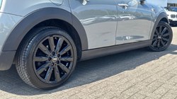 2020 (70) MINI HATCHBACK 1.5 Cooper Exclusive II 5dr 5338537