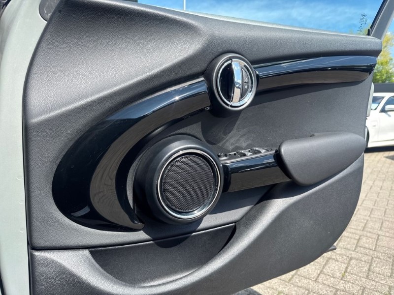 2020 (70) MINI HATCHBACK 1.5 Cooper Exclusive II 5dr 5338512