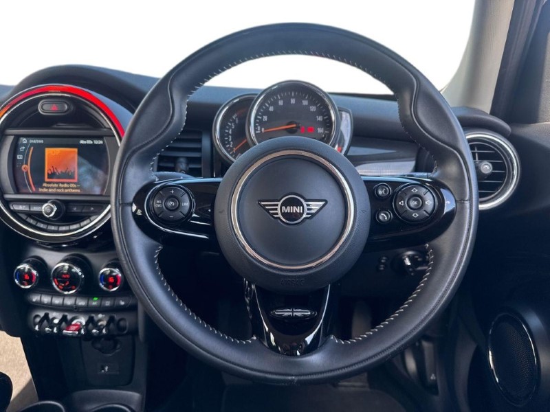 2020 (70) MINI HATCHBACK 1.5 Cooper Exclusive II 5dr 5338496