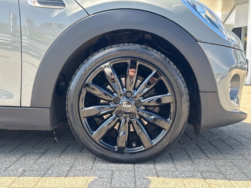 2020 (70) MINI HATCHBACK 1.5 Cooper Exclusive II 5dr 5338505