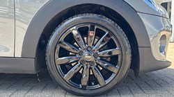 2020 (70) MINI HATCHBACK 1.5 Cooper Exclusive II 5dr 5338505