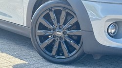 2020 (70) MINI HATCHBACK 1.5 Cooper Exclusive II 5dr 5338533