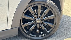 2020 (70) MINI HATCHBACK 1.5 Cooper Exclusive II 5dr 5338538